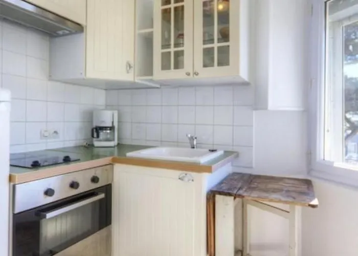 A Tharon: 2 Chambres, Terrasse, Parking, Proche - Fr-1-306-1026 *